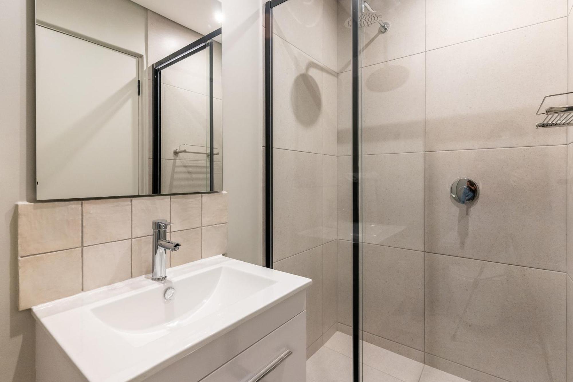 The Rose 703: Modern 7th Floor Appartement *